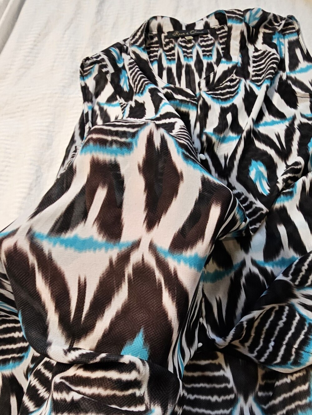 Rose & Olive Black, White & Teal Geometric Sheer Sleeveless Top Size 2X - Picture 6 of 9